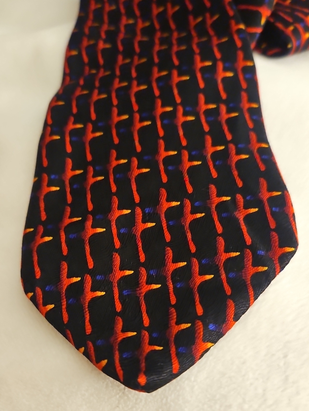 Vtg RM STYLES Artsy 1998 Cross Repeat Blend Silk Tie - Picture 3 of 10